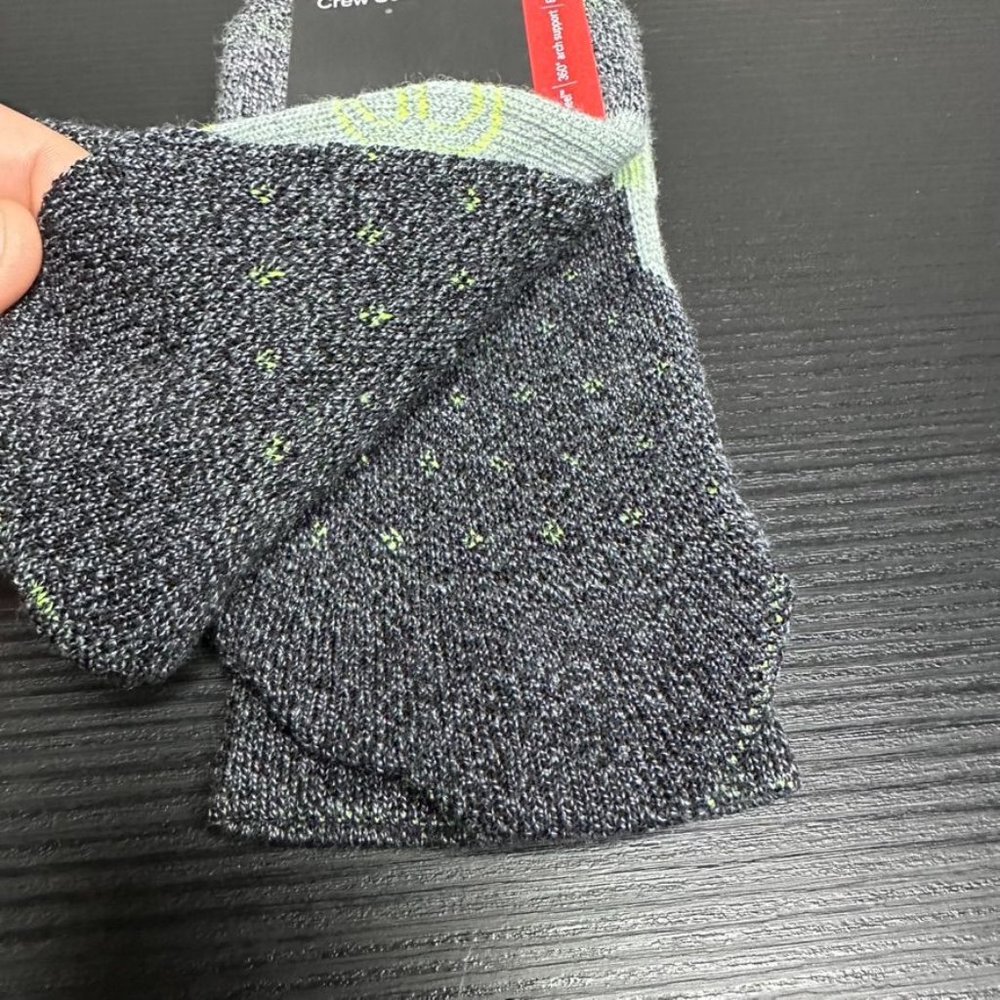Lululemon Men's Power Stride Hiking Crew Socks NWT Size L (Black/Yellow) - Picture 7 of 11